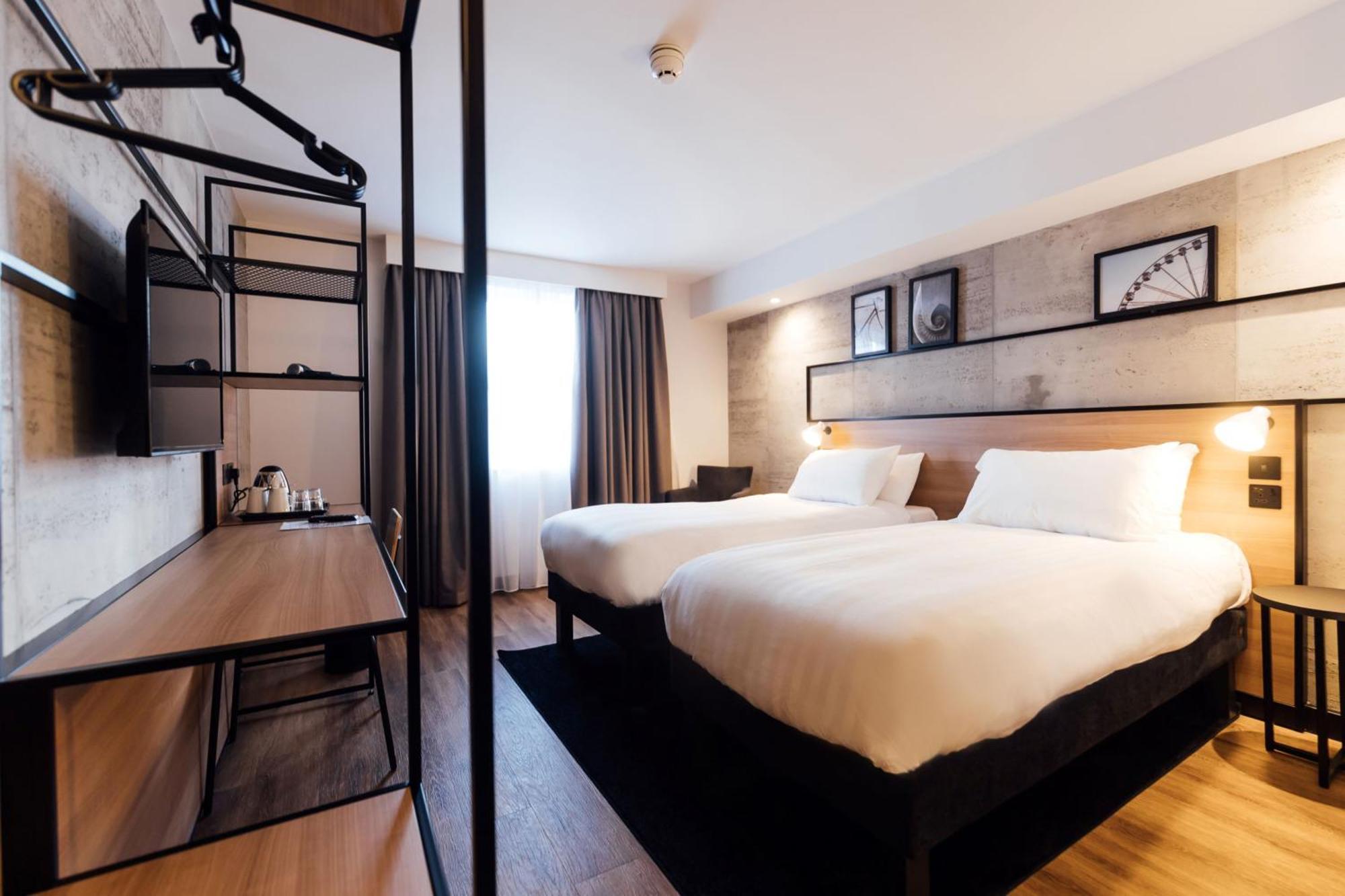 Ibis Riverside