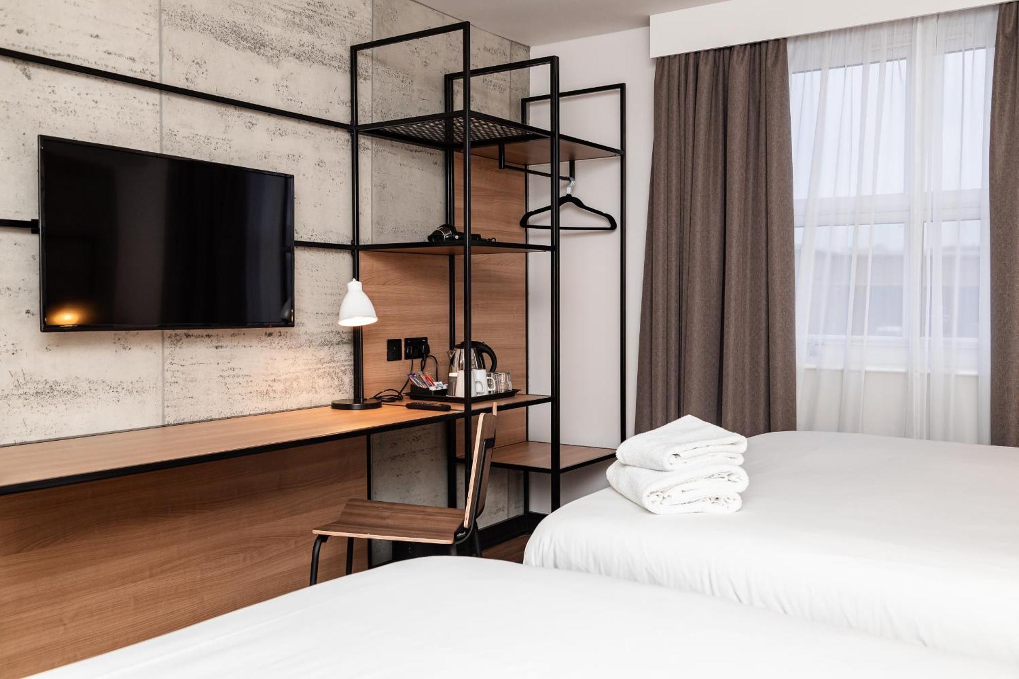 Ibis Riverside