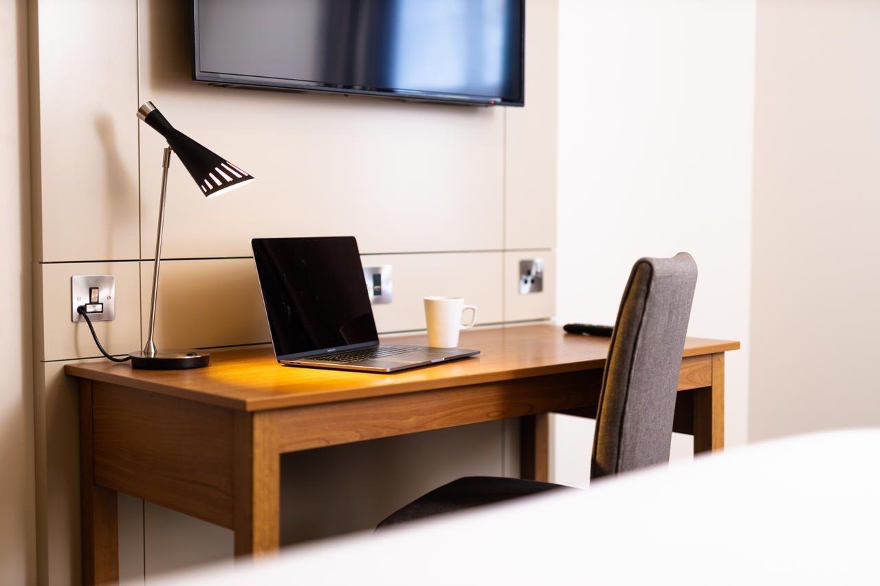 Ibis Riverside Hotel 3*