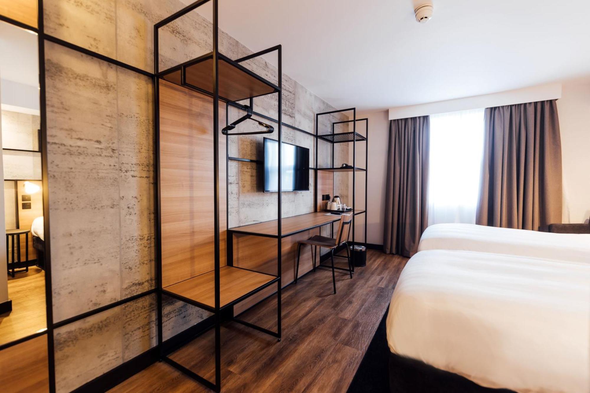 Ibis Riverside 3*